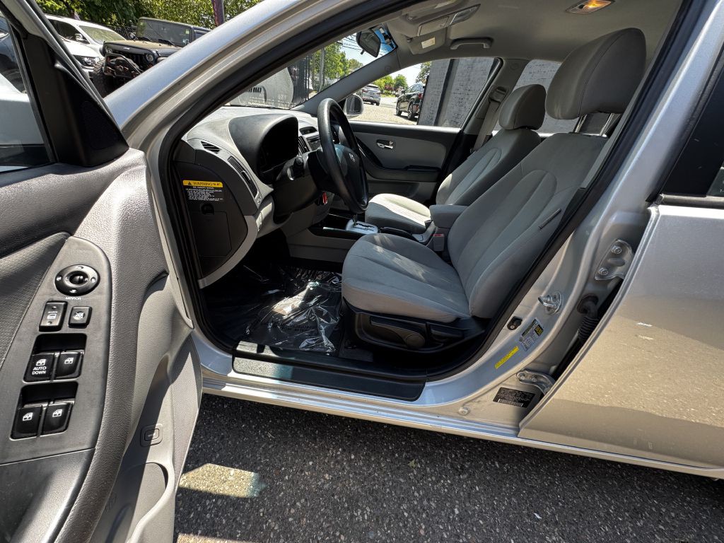 2010 Hyundai Elantra Image 10