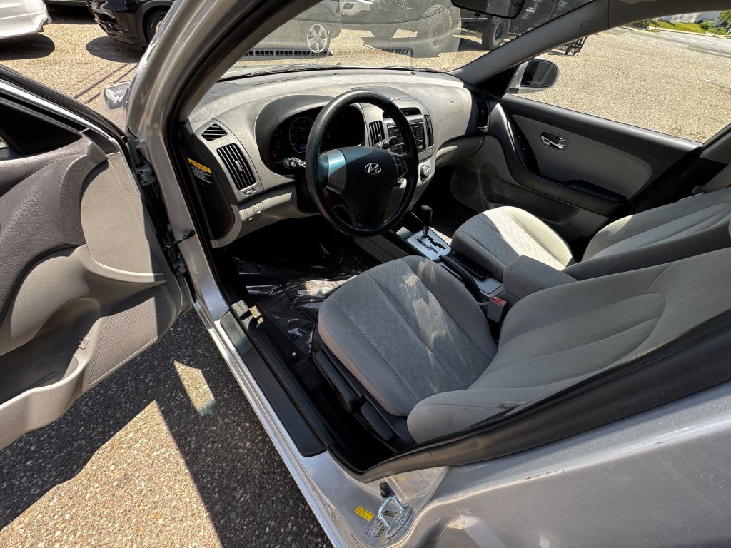 2010 Hyundai Elantra Image 12