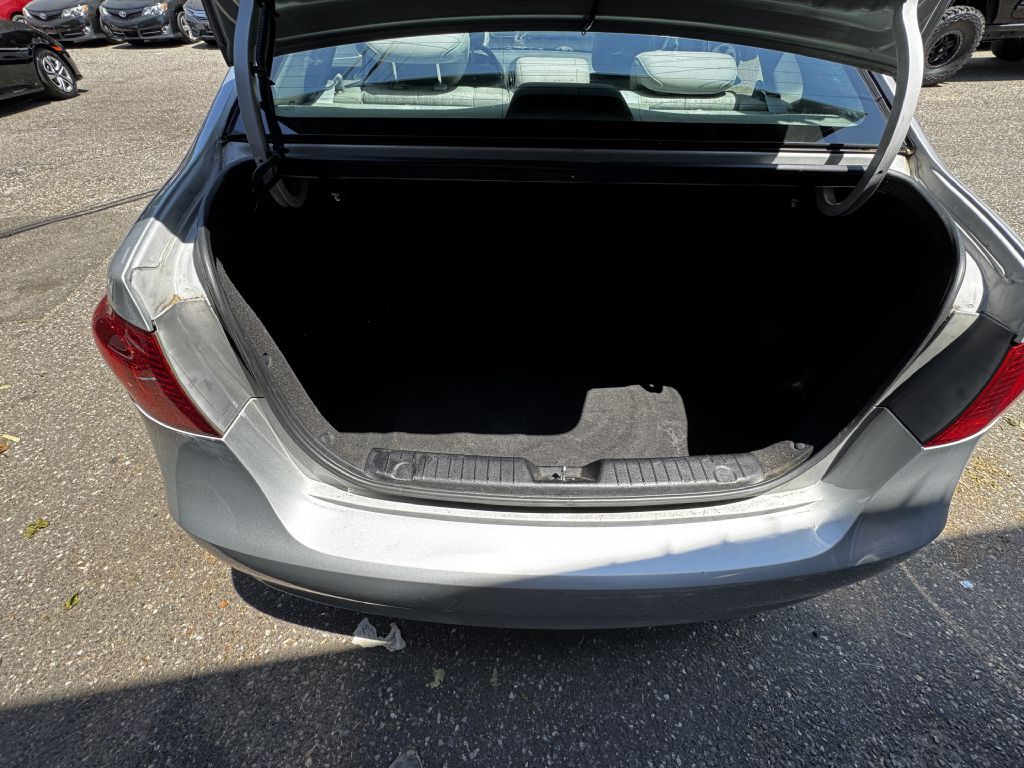 2010 Hyundai Elantra Image 14