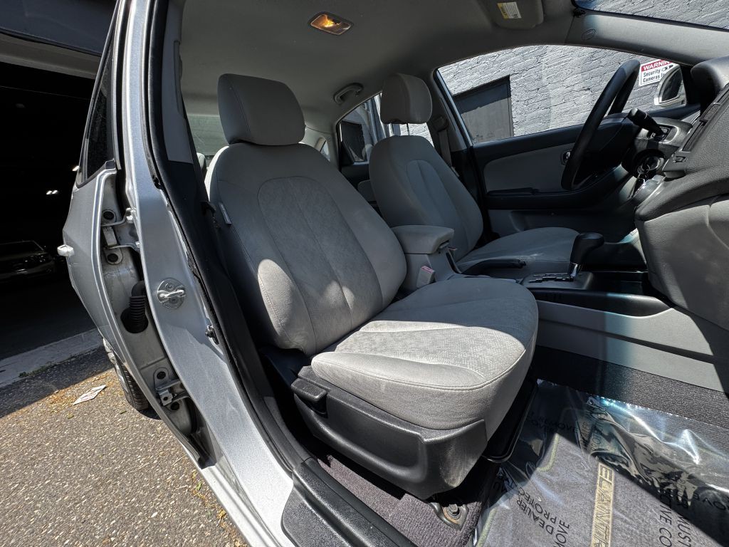 2010 Hyundai Elantra Image 17