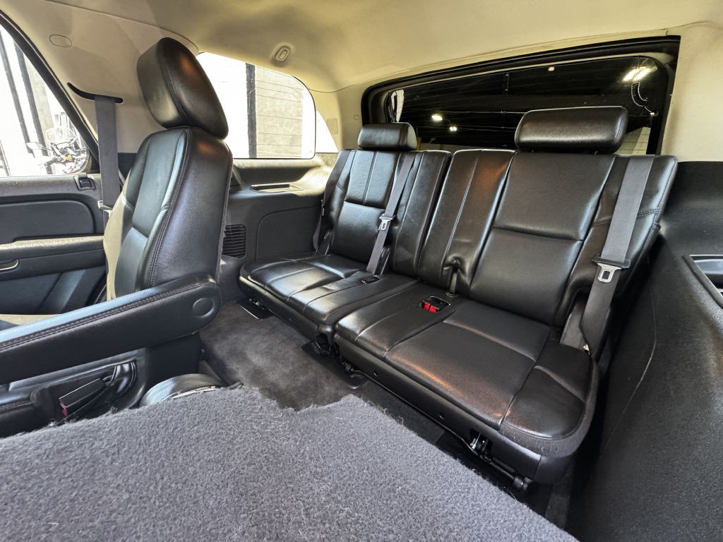2011 Chevrolet Tahoe Image 16