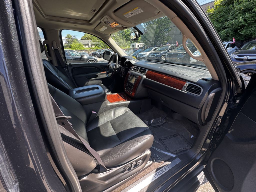 2011 Chevrolet Tahoe Image 23