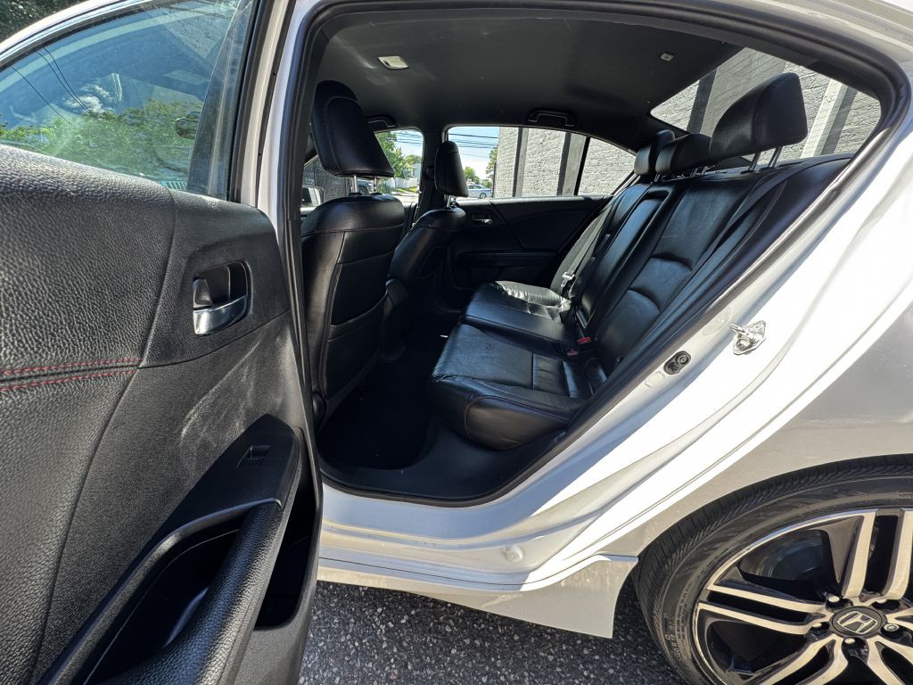2017 Honda Accord Image 14