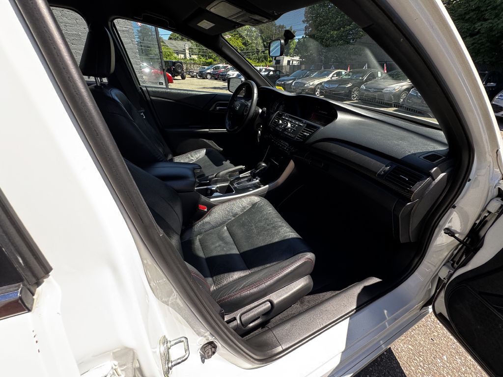 2017 Honda Accord Image 19
