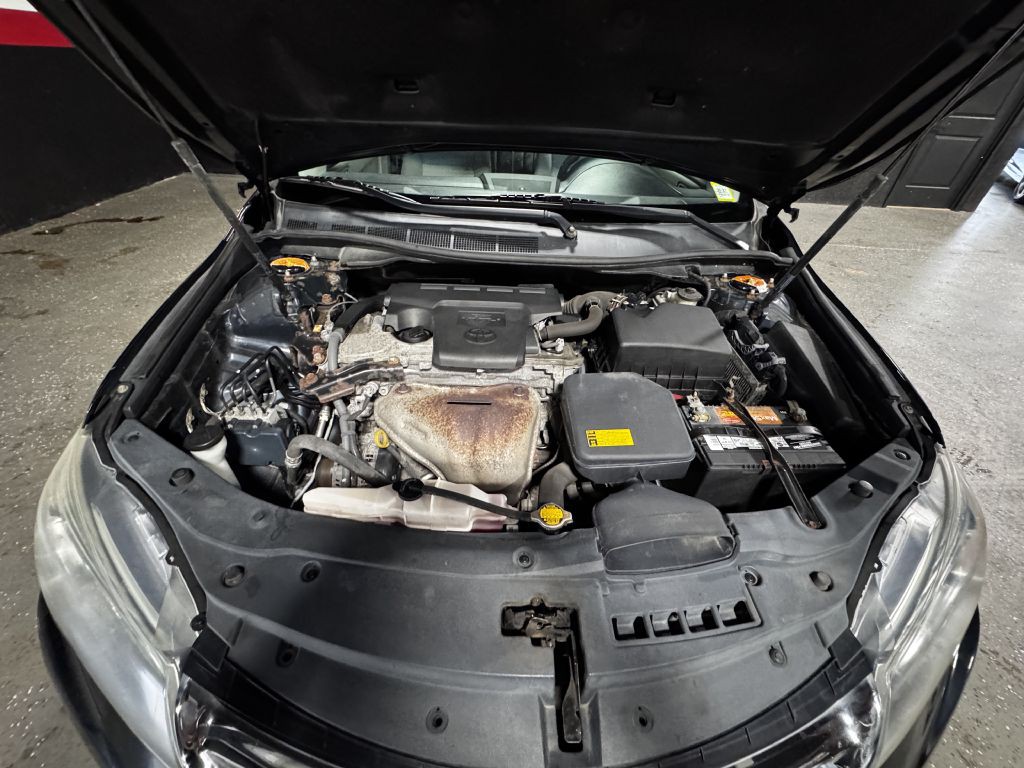 2015 Toyota Camry Image 8