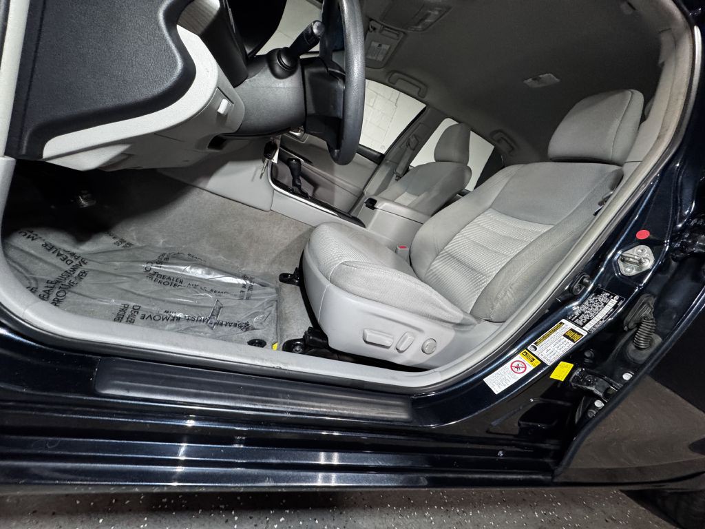 2015 Toyota Camry Image 11