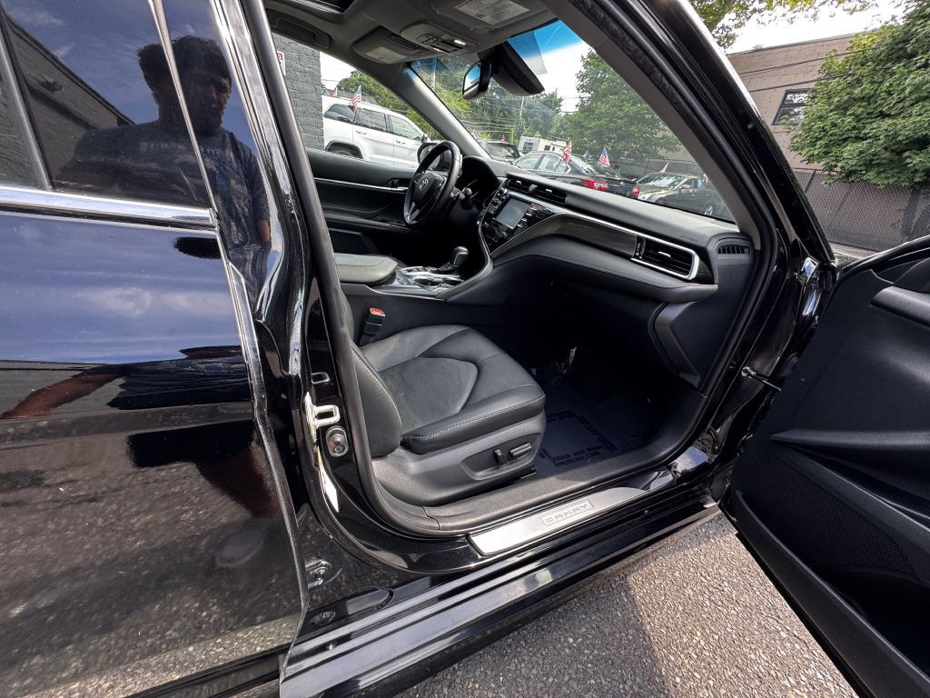 2018 Toyota Camry Image 19