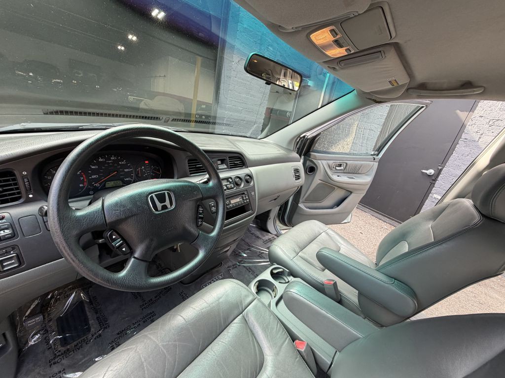 2004 Honda Odyssey Image 10