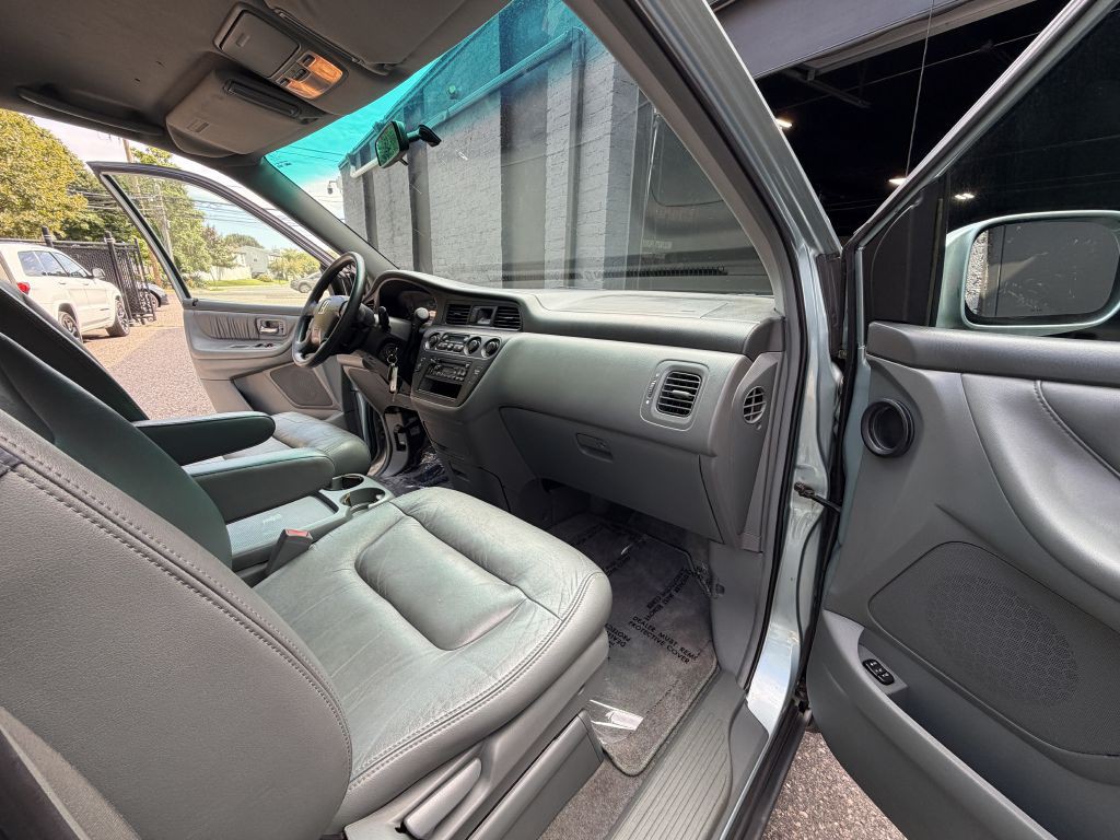 2004 Honda Odyssey Image 18