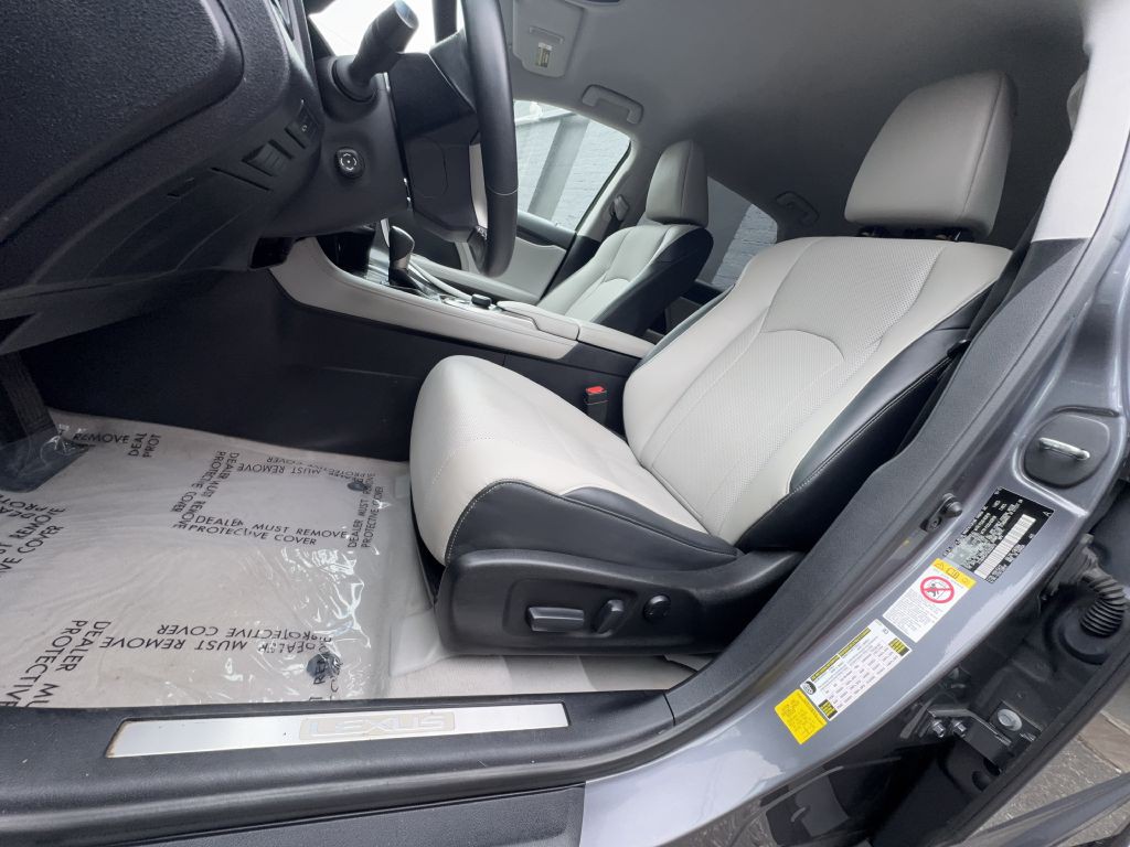 2016 Lexus RX Image 12