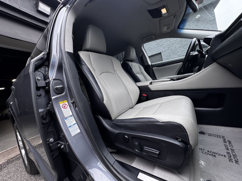 2016 Lexus RX Image 18