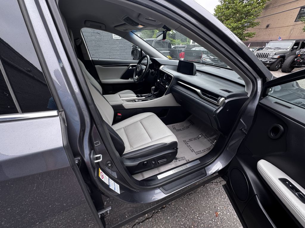 2016 Lexus RX Image 19