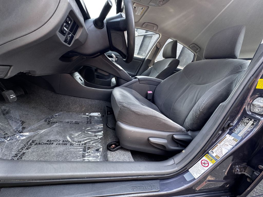 2010 Toyota Prius Image 10
