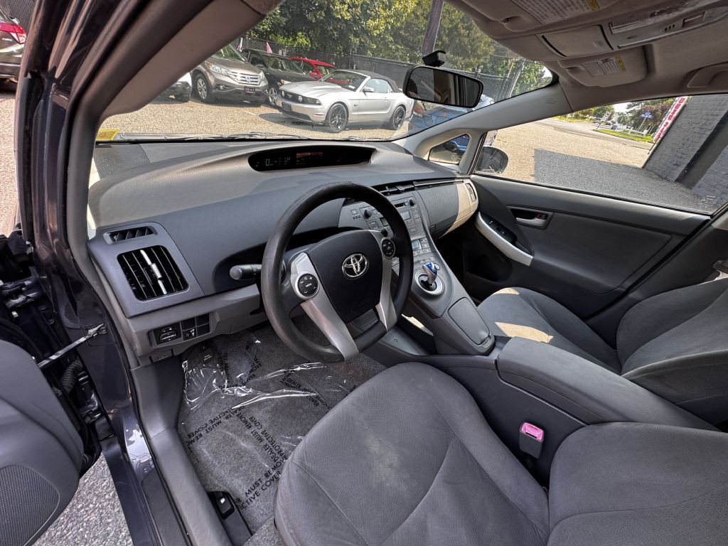 2010 Toyota Prius Image 11