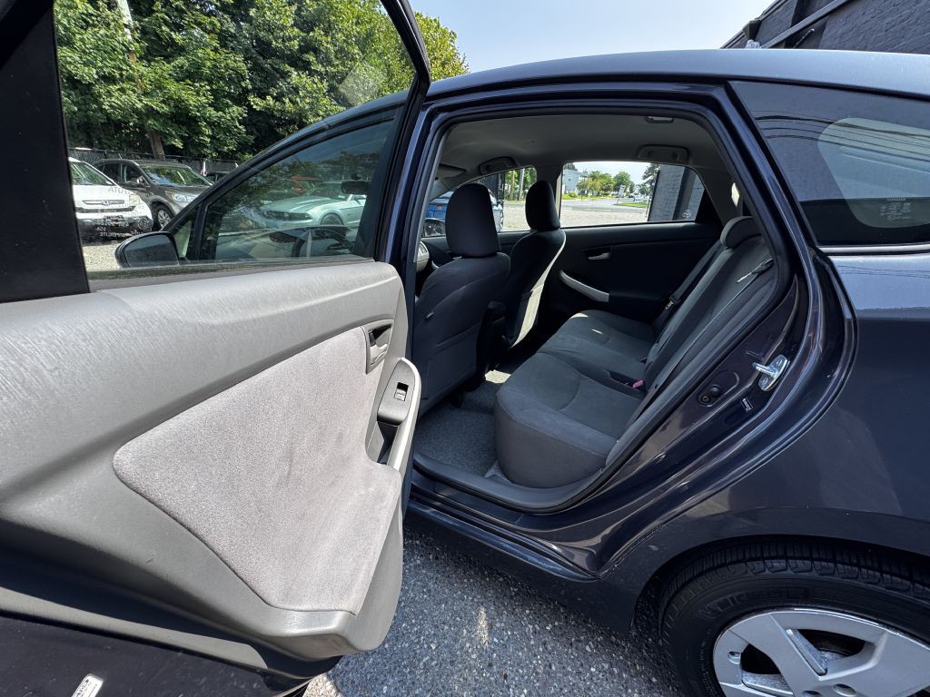 2010 Toyota Prius Image 12