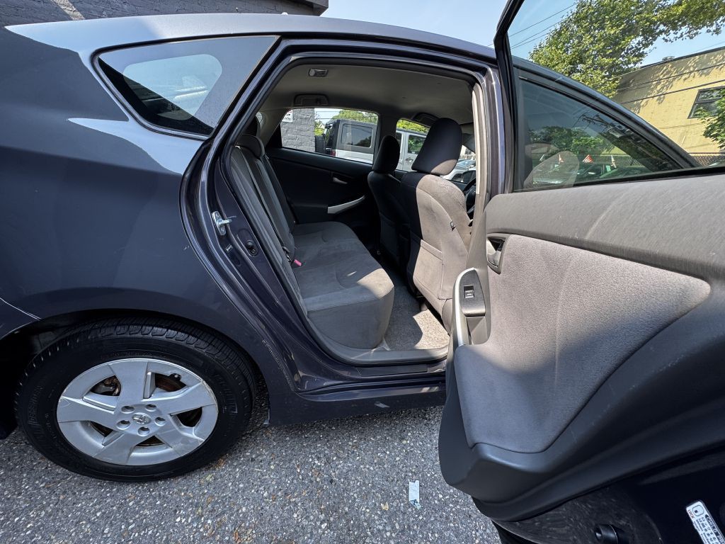 2010 Toyota Prius Image 14