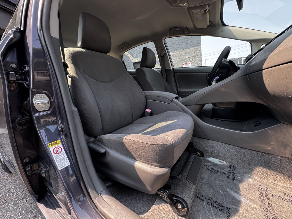 2010 Toyota Prius Image 16