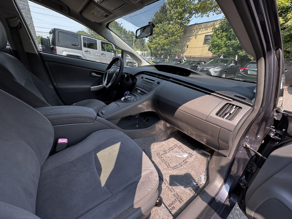 2010 Toyota Prius Image 17
