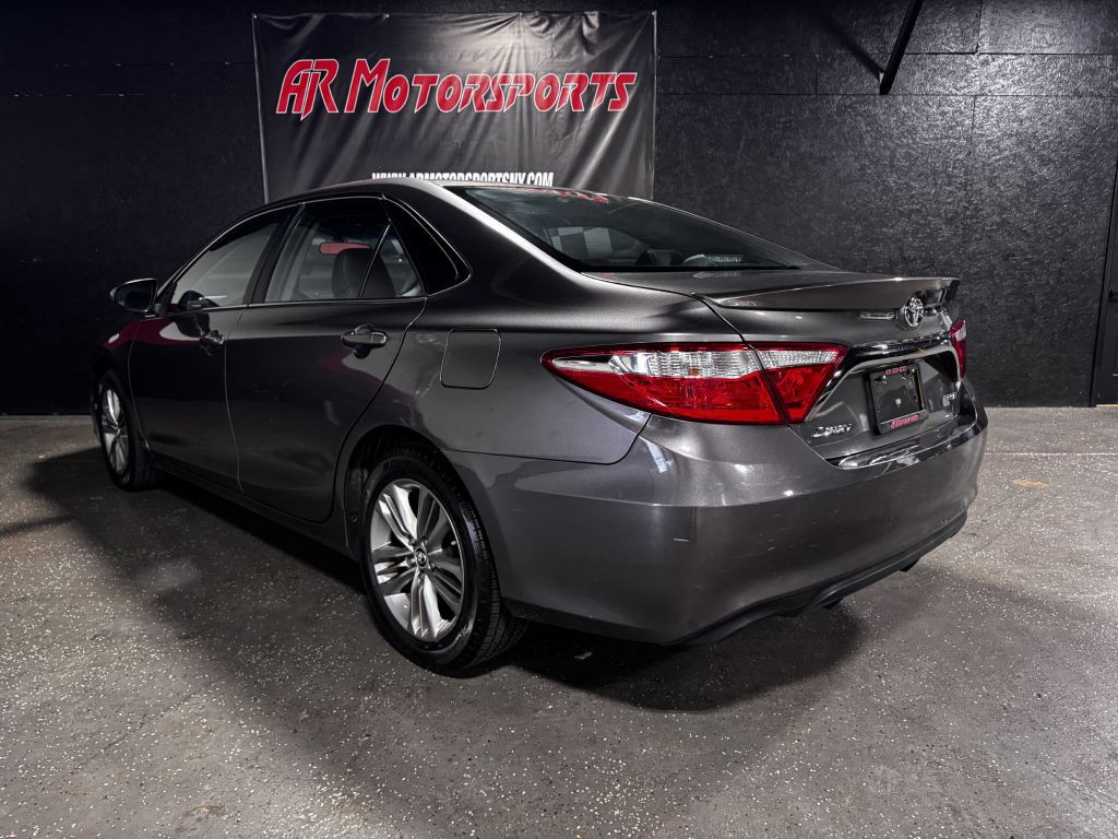 2016 Toyota Camry Image 3