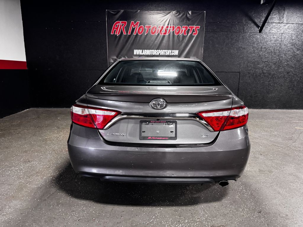 2016 Toyota Camry Image 4