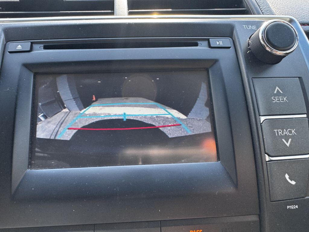 2016 Toyota Camry Image 10