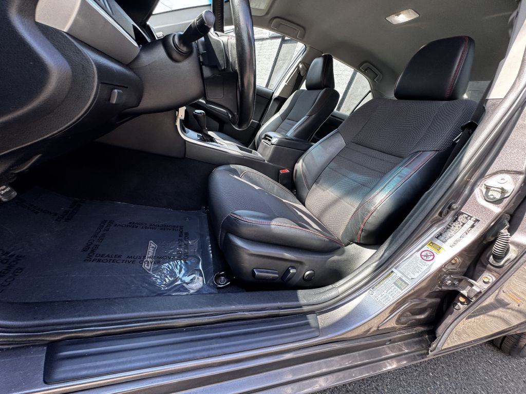 2016 Toyota Camry Image 12