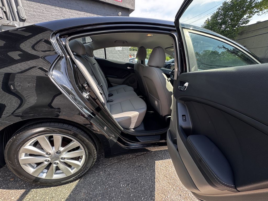 2016 Kia Forte Image 16