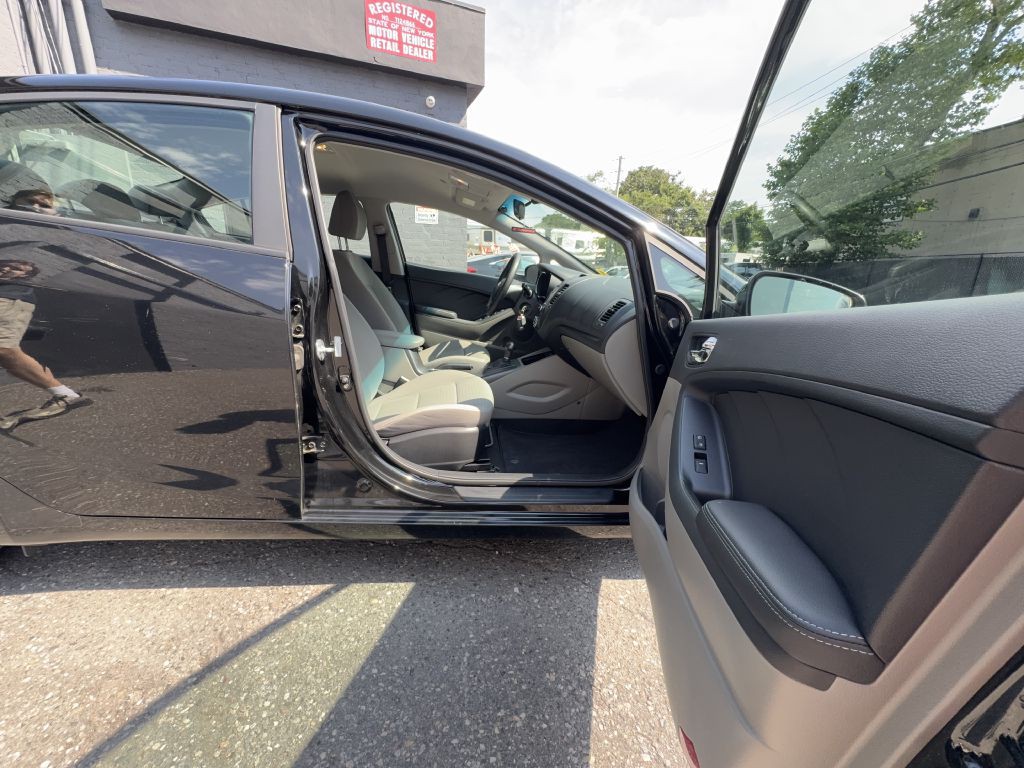 2016 Kia Forte Image 17