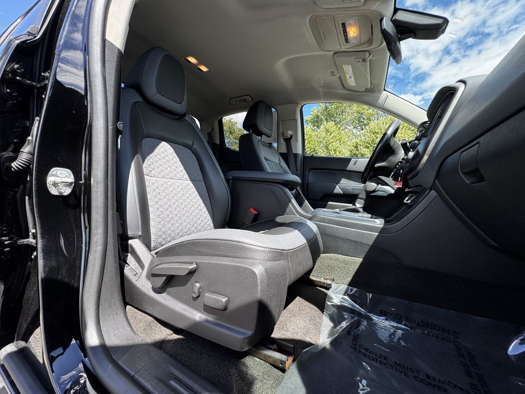 2015 Chevrolet Colorado Image 17