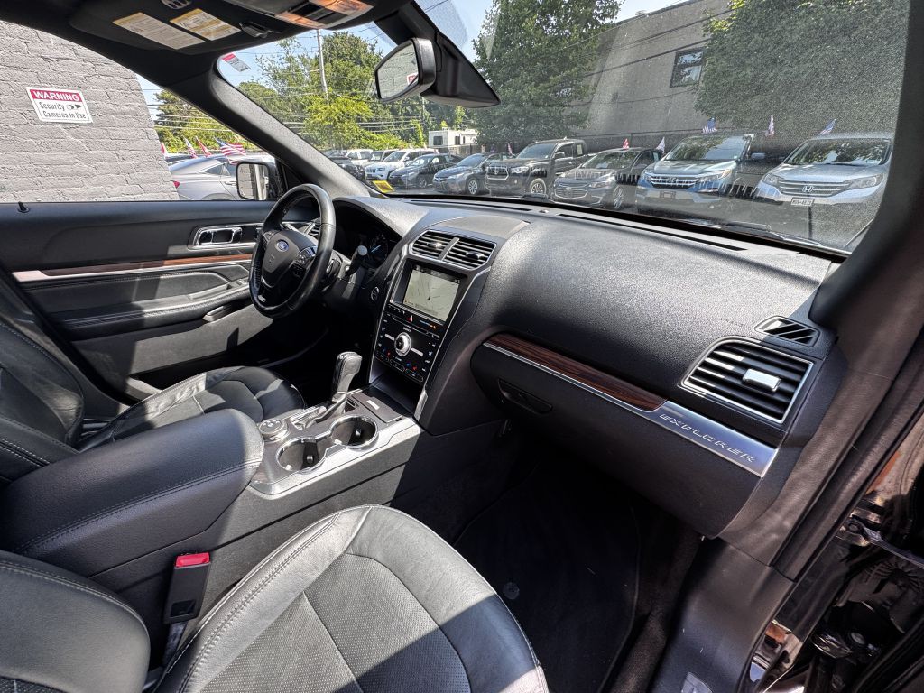 2017 Ford Explorer Image 20