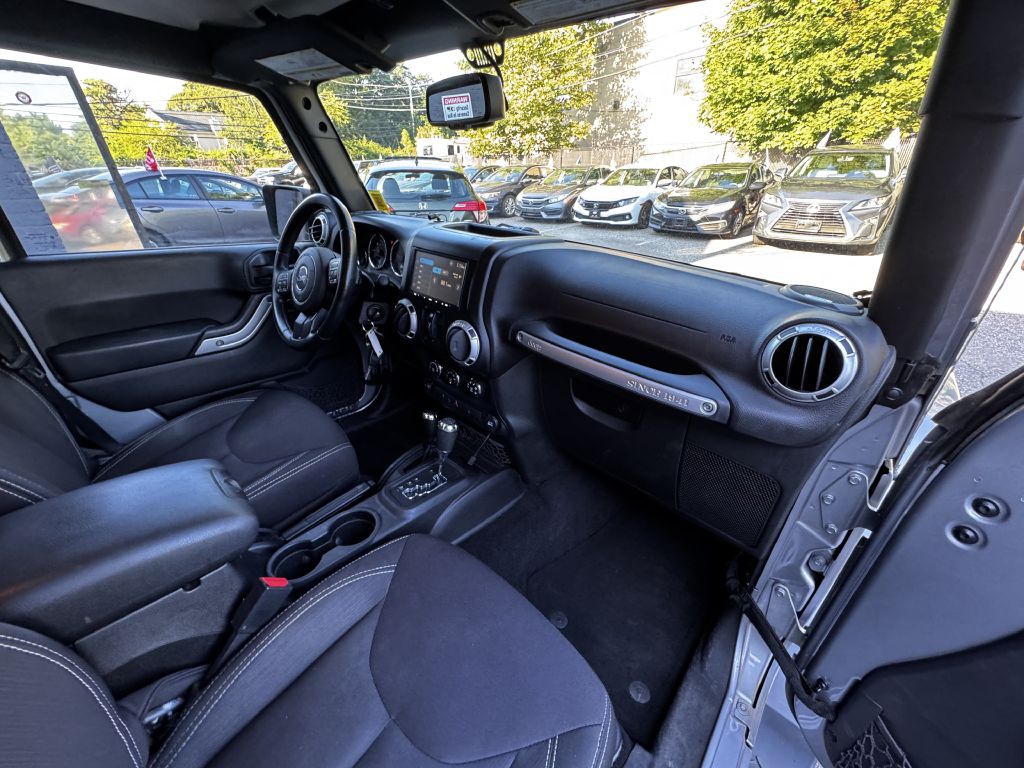 2015 Jeep Wrangler Unlimited Image 16