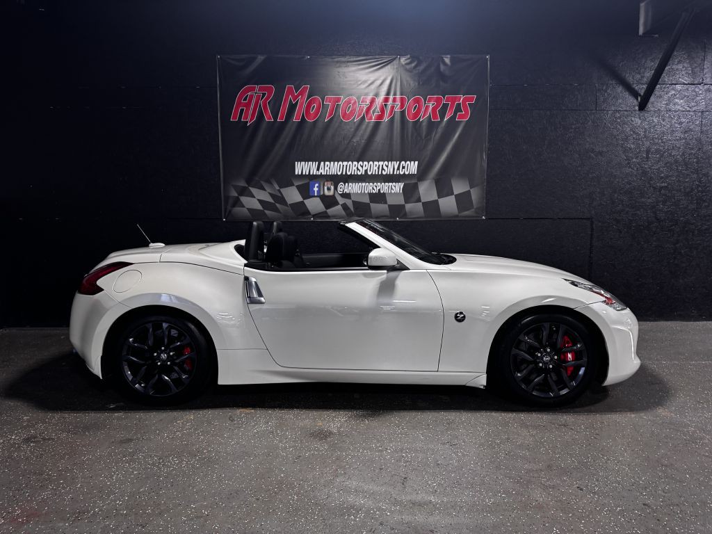 2015 Nissan 370Z Image 5