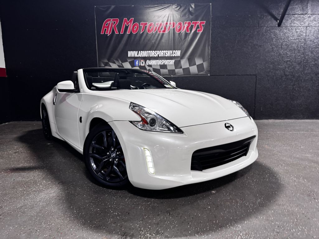 2015 Nissan 370Z Image 6