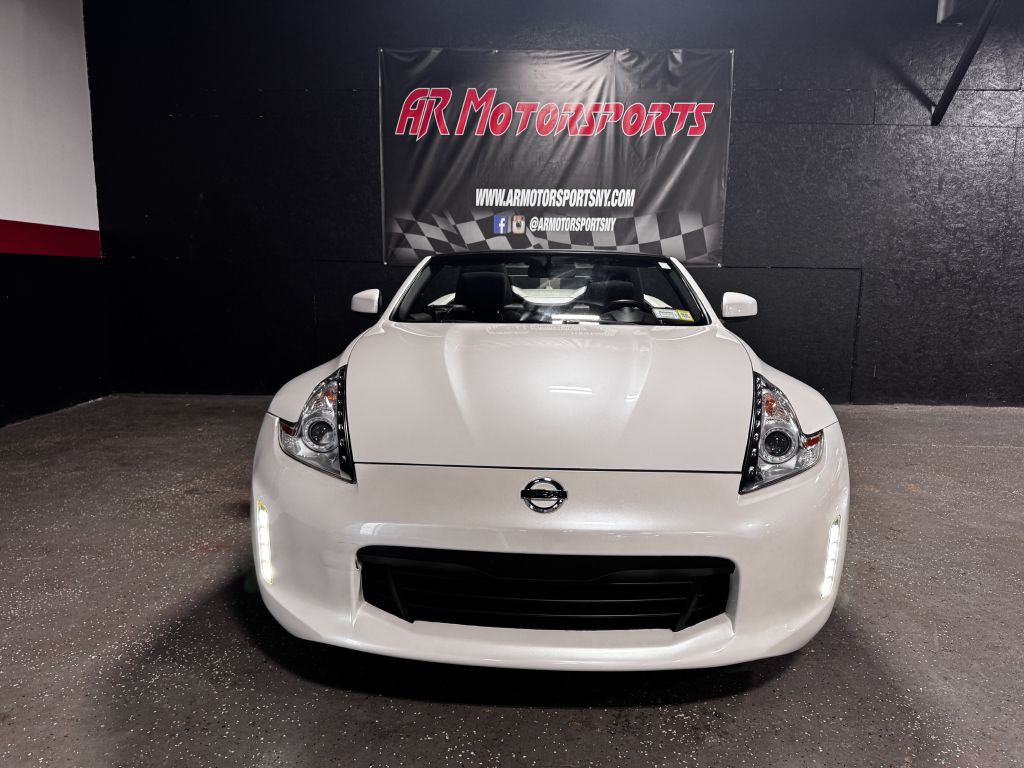 2015 Nissan 370Z Image 7