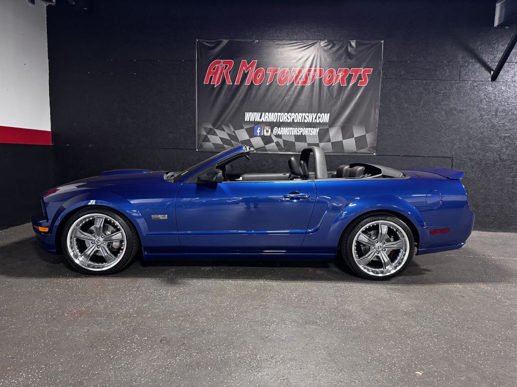 2007 Ford Mustang Image 2