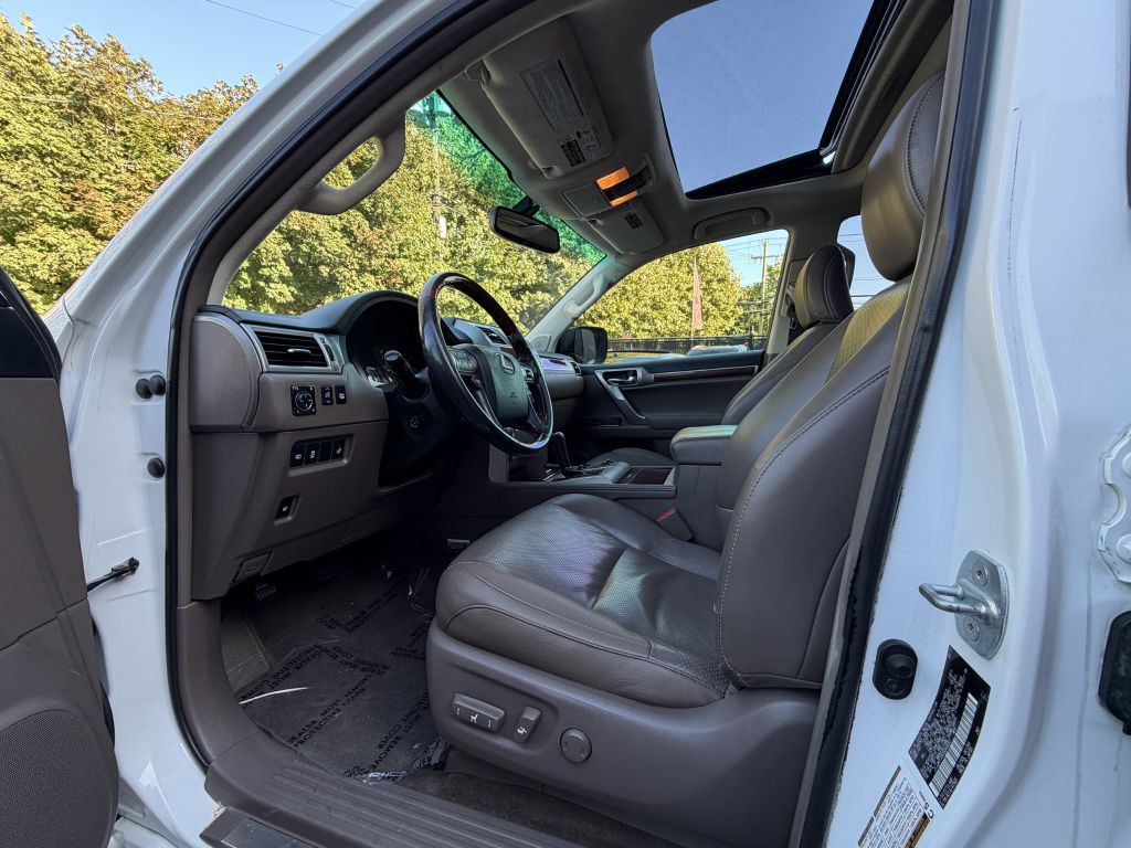 2012 Lexus GX Image 11