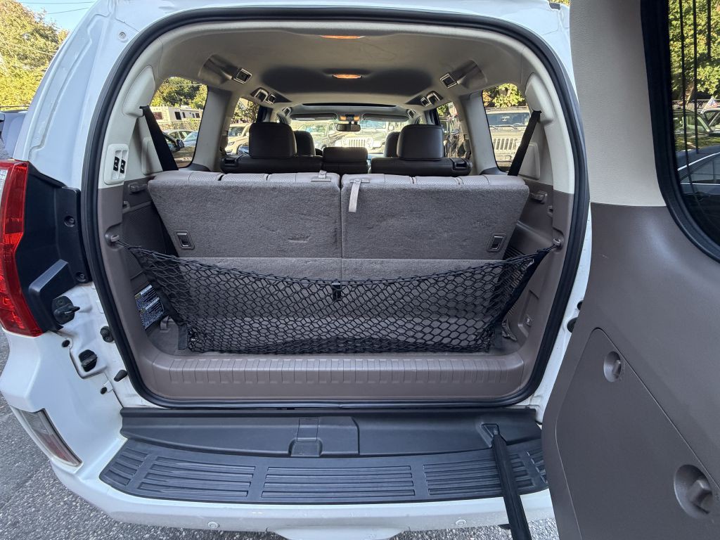 2012 Lexus GX Image 17