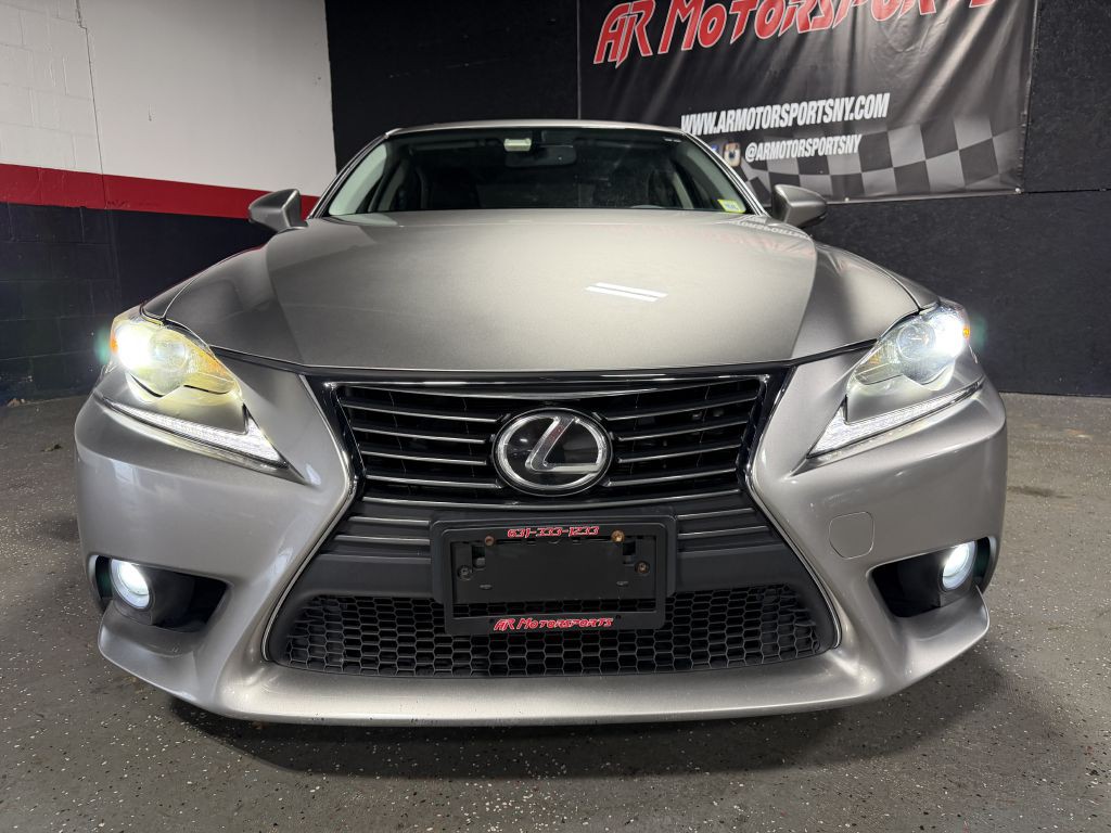 2016 Lexus IS Image 8