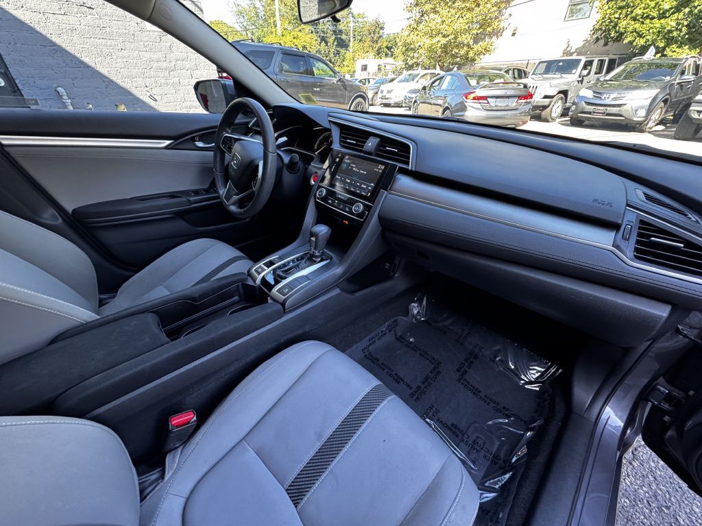 2018 Honda Civic Image 17