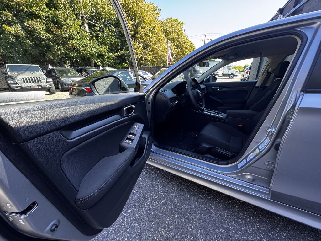 2025 Honda Civic Image 8
