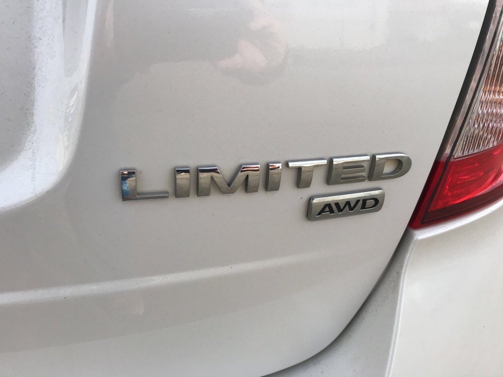 2011 Ford Edge Image 8