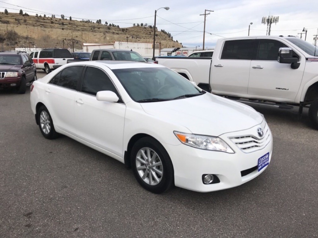 2020 Toyota Camry Image 2