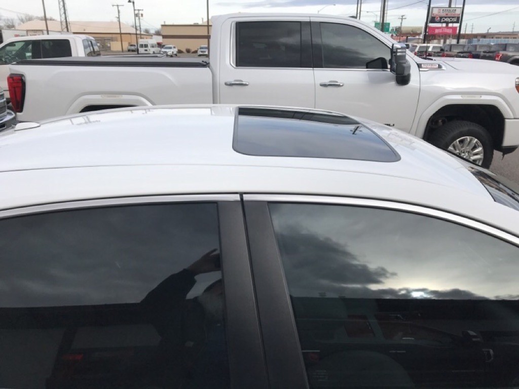 2020 Toyota Camry Image 17