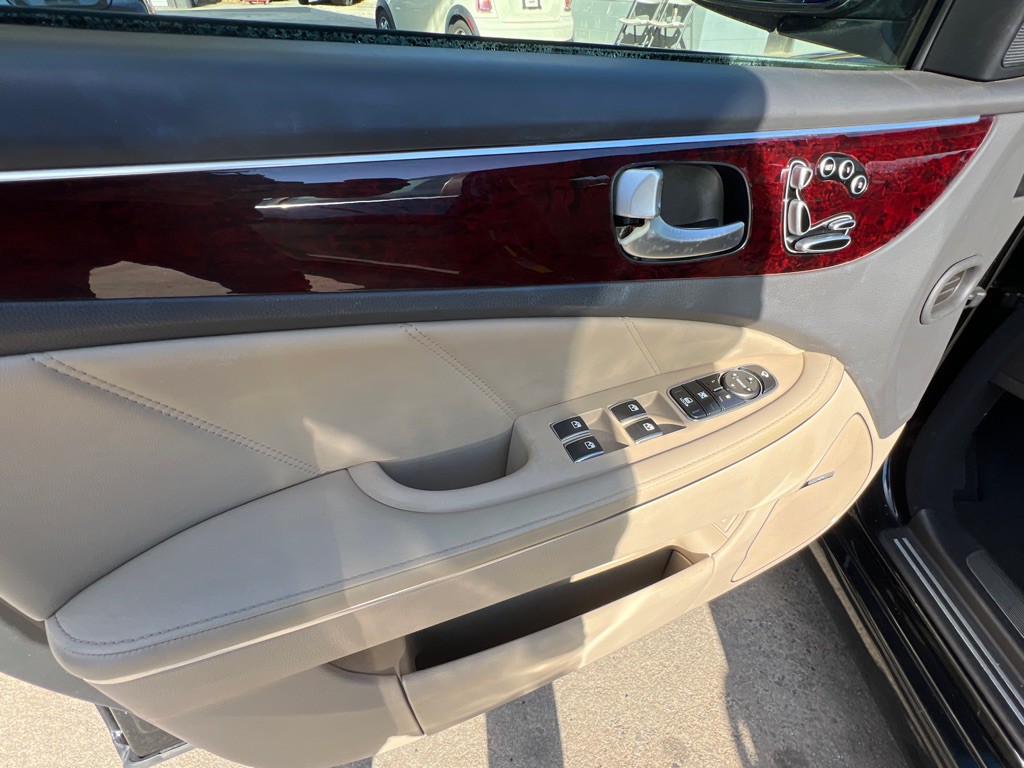 2013 Hyundai Equus Image 10