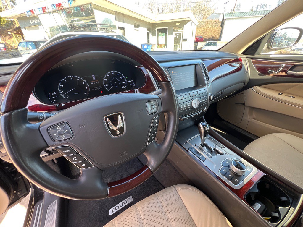 2013 Hyundai Equus Image 12
