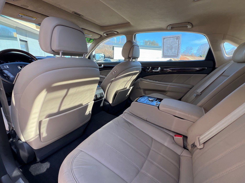 2013 Hyundai Equus Image 14