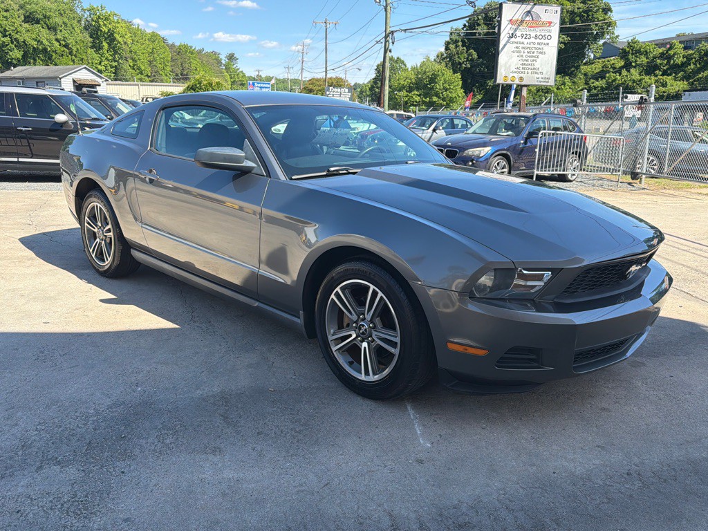 2010 Ford Mustang Image 1