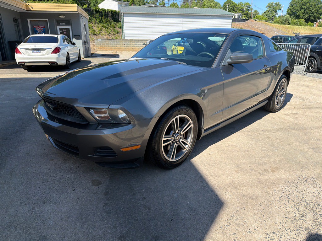 2010 Ford Mustang Image 3