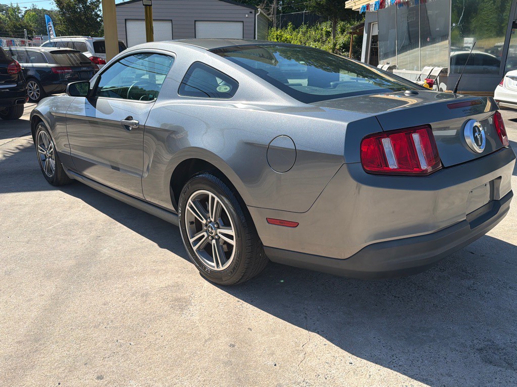 2010 Ford Mustang Image 5