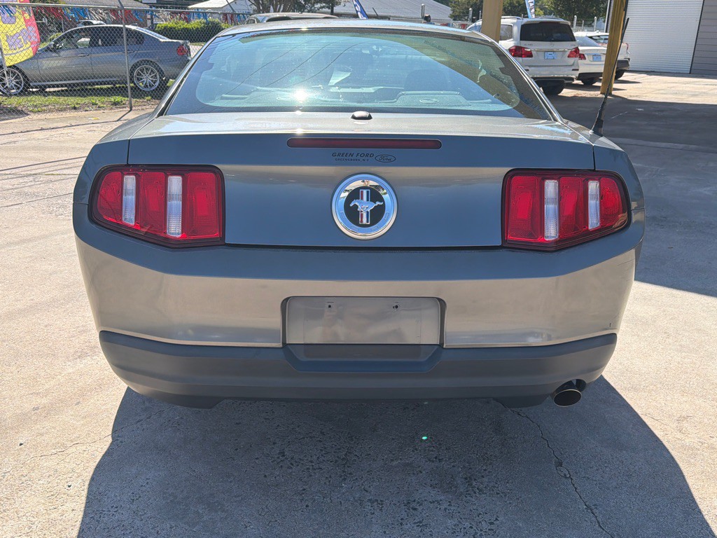 2010 Ford Mustang Image 6
